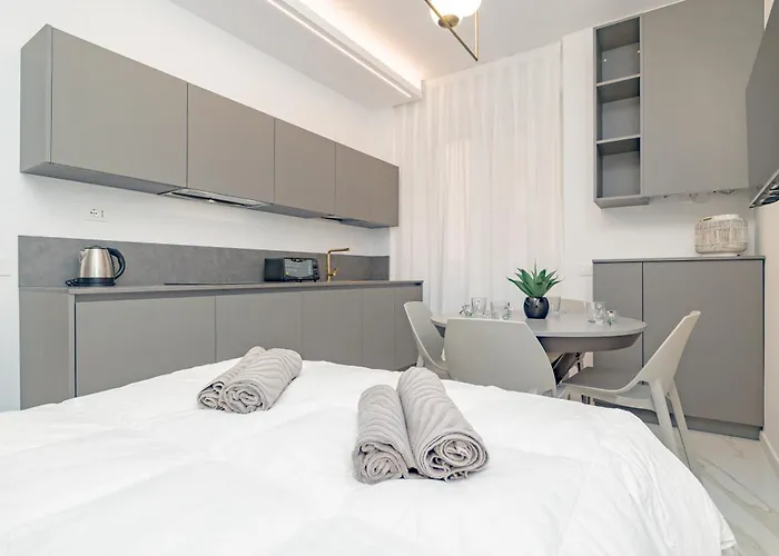 2co4 - Duomo - Modern - Apartment